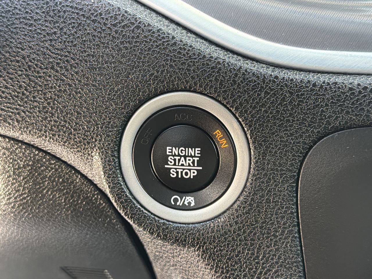 Used 2020 Dodge Charger SXT RWD image 28