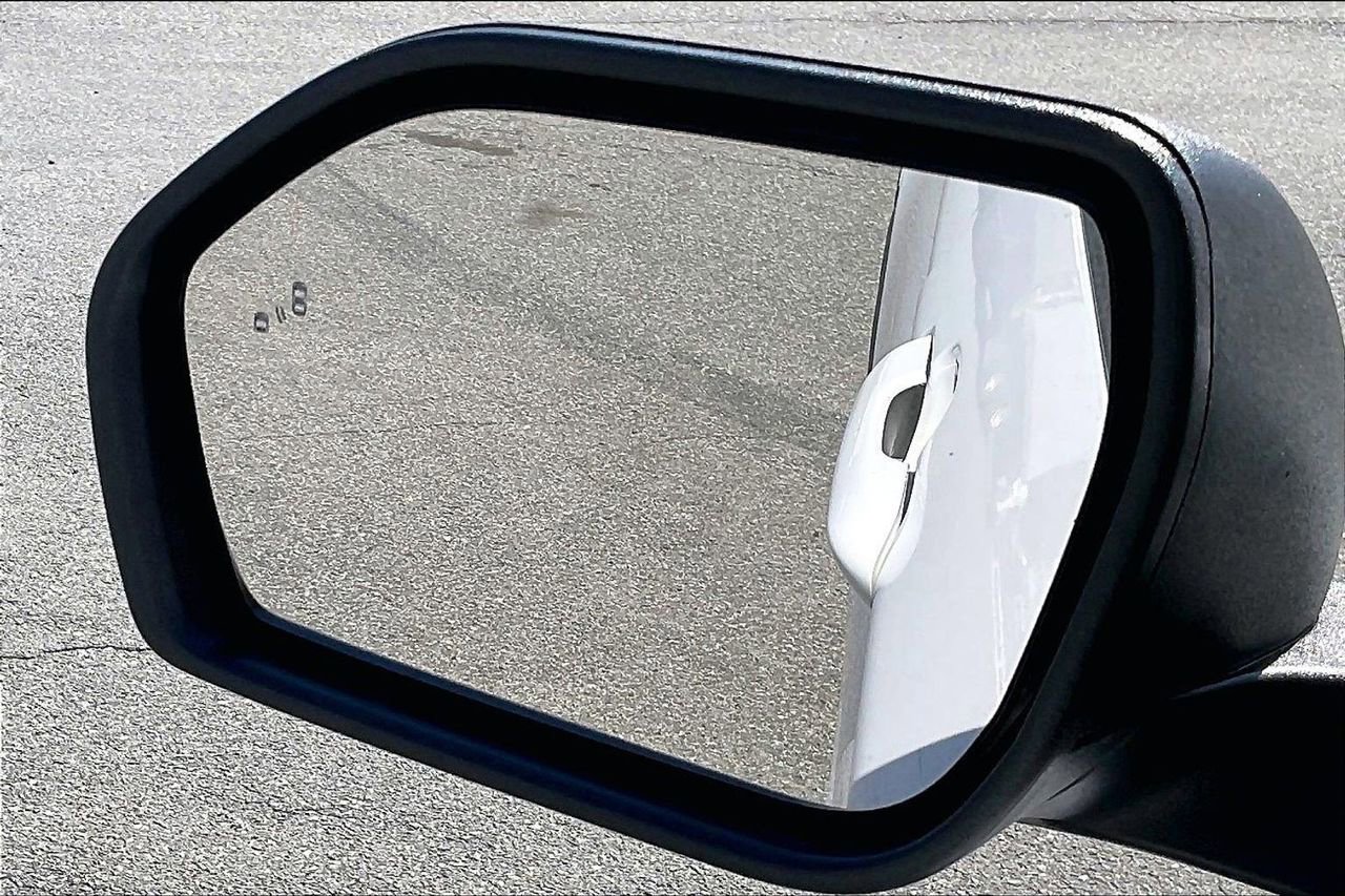 Used 2024 Ford Explorer XLT w/ Equipment Group 202A image 28