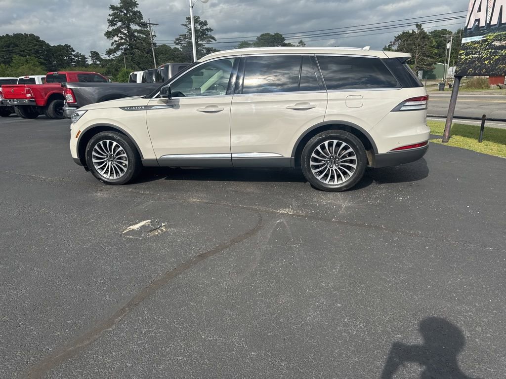 Used 2020 Lincoln Aviator Reserve w/ Equipment Group 201A image 8