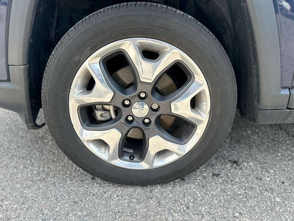 Used 2017 Jeep Compass Limited AWD/4WD image 9