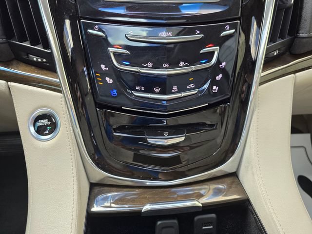 Used 2018 Cadillac Escalade ESV Premium Luxury AWD/4WD image 31