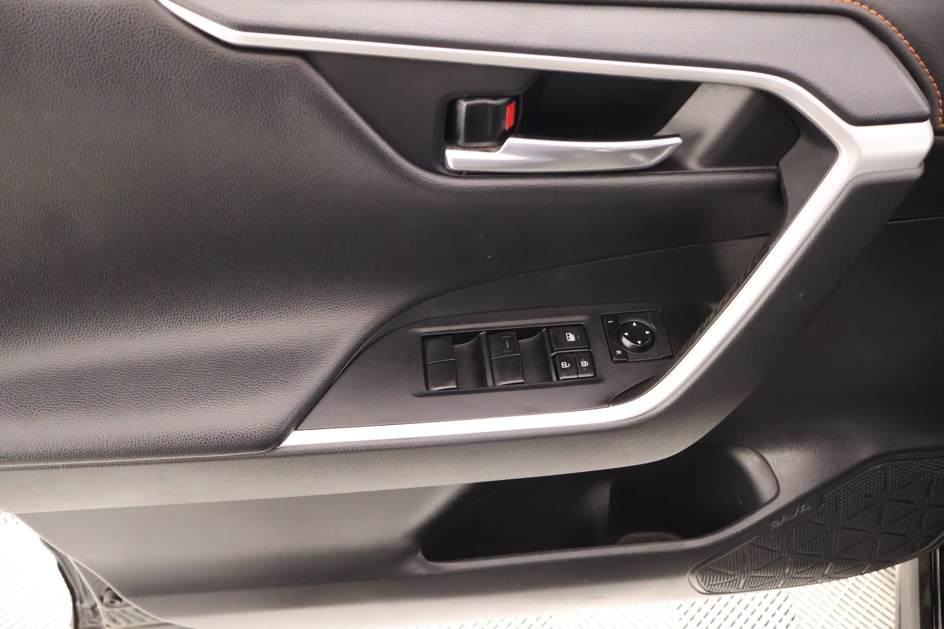 Used 2019 Toyota RAV4 Adventure image 15