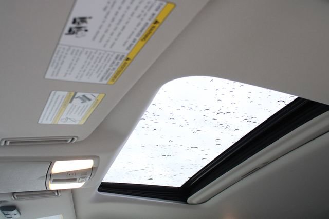 Used 2018 Nissan Armada Platinum w/ Interior Lighting Package image 6