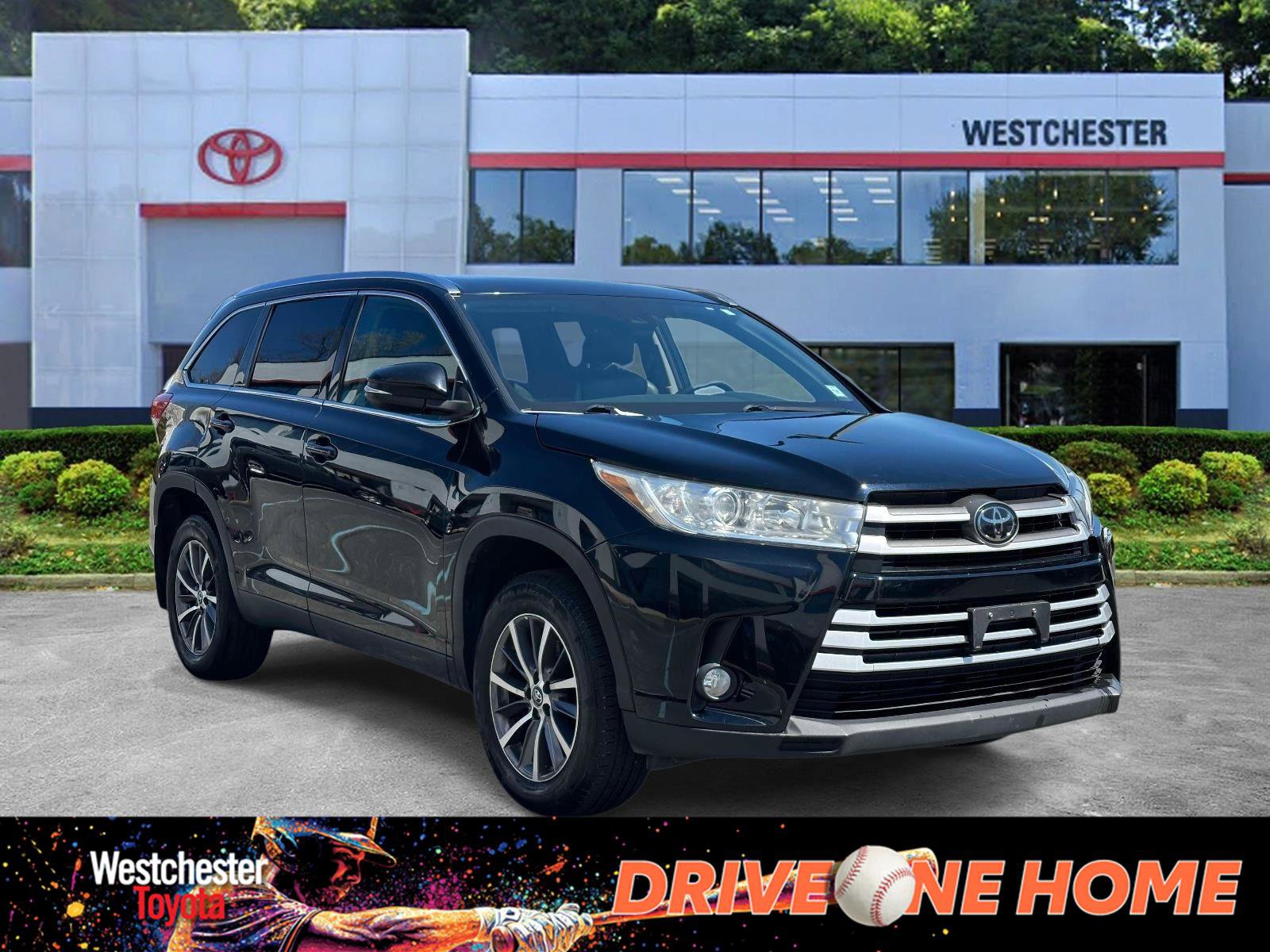 Used 2019 Toyota Highlander XLE AWD/4WD image 1