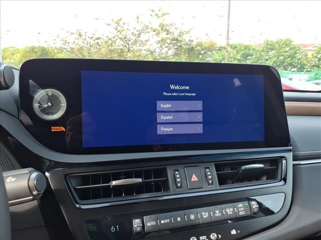 New 2025 Lexus ES 350 w/ Premium Package image 17