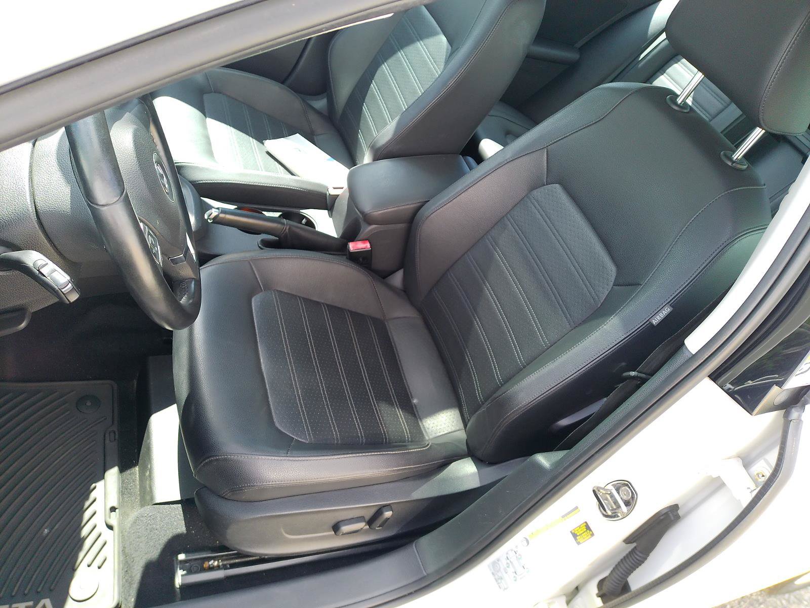 Used 2013 Volkswagen Jetta SEL FWD image 5