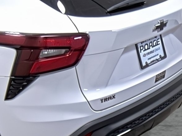 Certified 2024 Chevrolet Trax RS FWD image 10