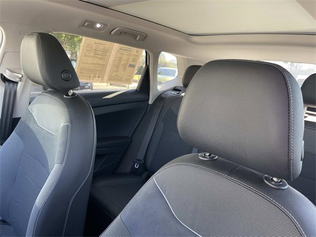 Used 2025 Volkswagen Taos SE image 22