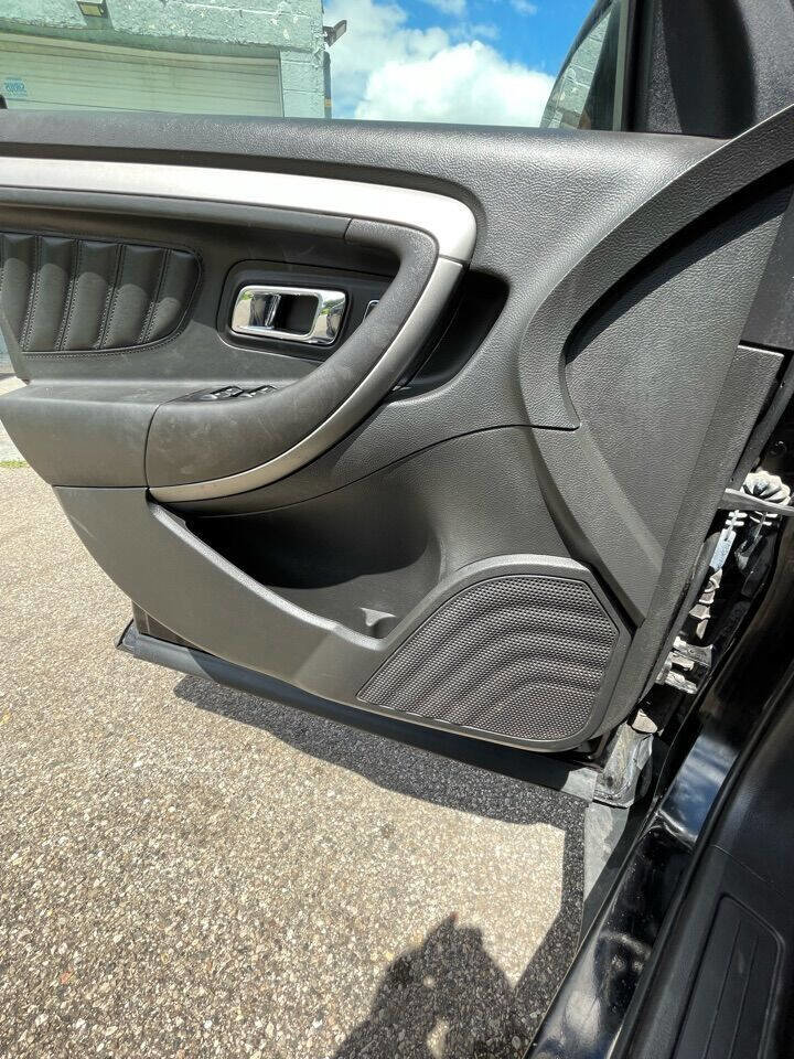 Used 2016 Ford Taurus SEL w/ Equipment Group 201A image 24