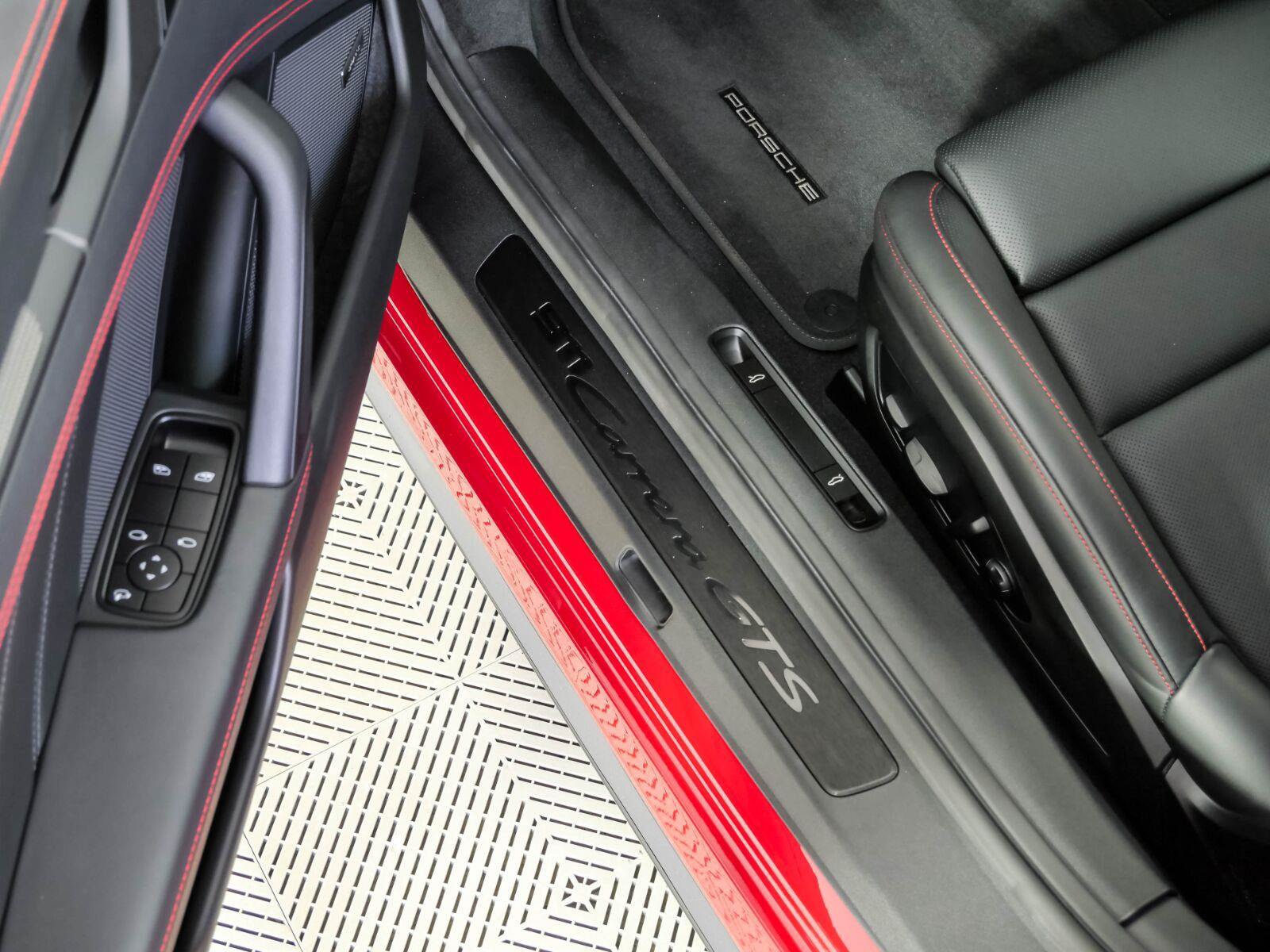 Used 2026 Porsche 911 Carrera GTS RWD image 8