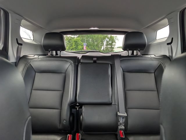 Used 2023 GMC Terrain SLT w/ Infotainment Package II AWD/4WD image 17
