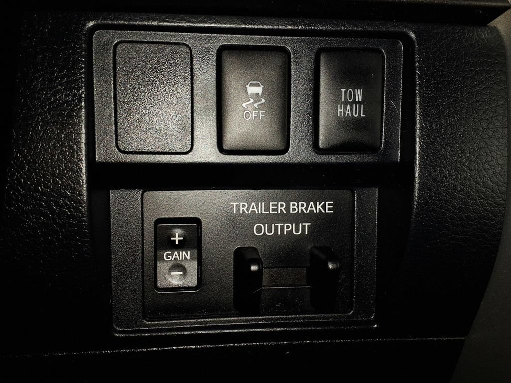 Used 2019 Toyota Tundra SR5 w/ SR5 Upgrade Package RWD image 21