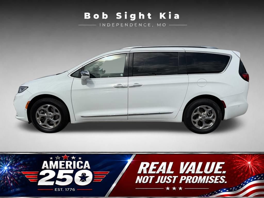 Used 2021 Chrysler Pacifica Limited w/ Premium & Safety Sphere Group AWD/4WD image 5