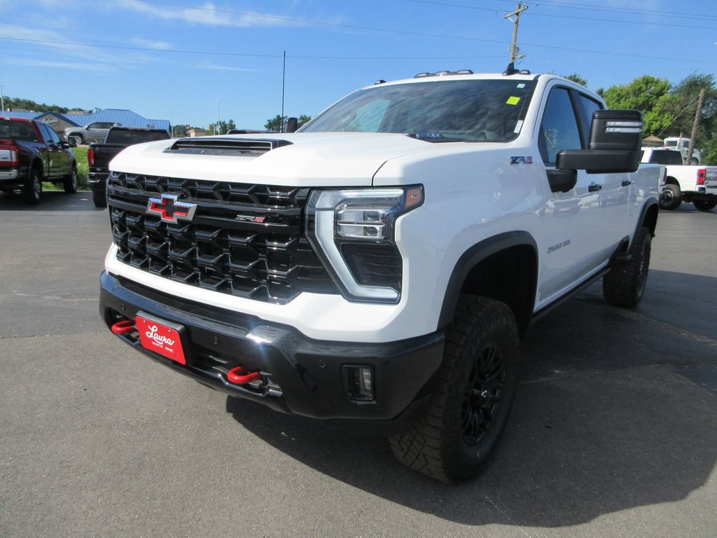 Certified 2026 Chevrolet Silverado 2500 ZR2 AWD/4WD image 13