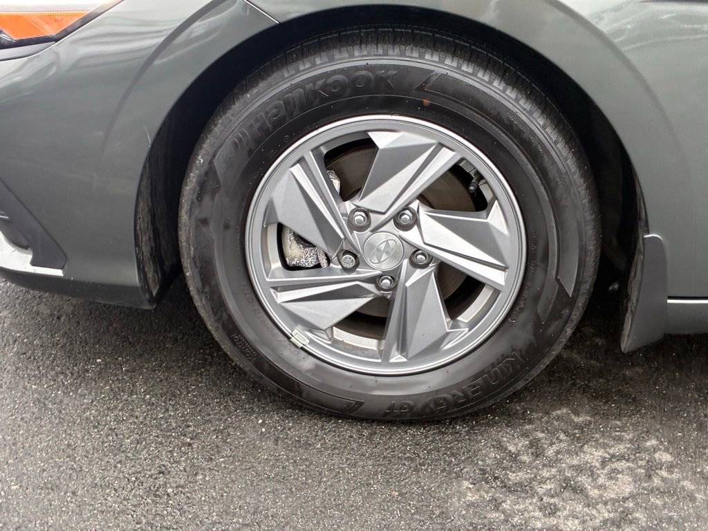Used 2024 Hyundai Elantra SE image 46