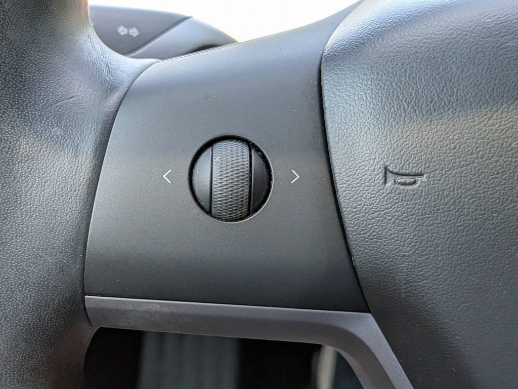 Used 2018 Tesla Model 3 Mid Range RWD image 26