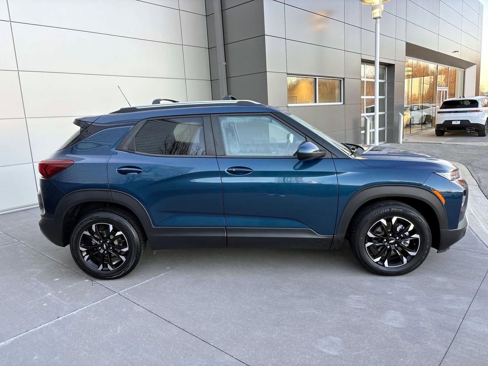 Used 2021 Chevrolet TrailBlazer LT w/ Convenience Package image 4