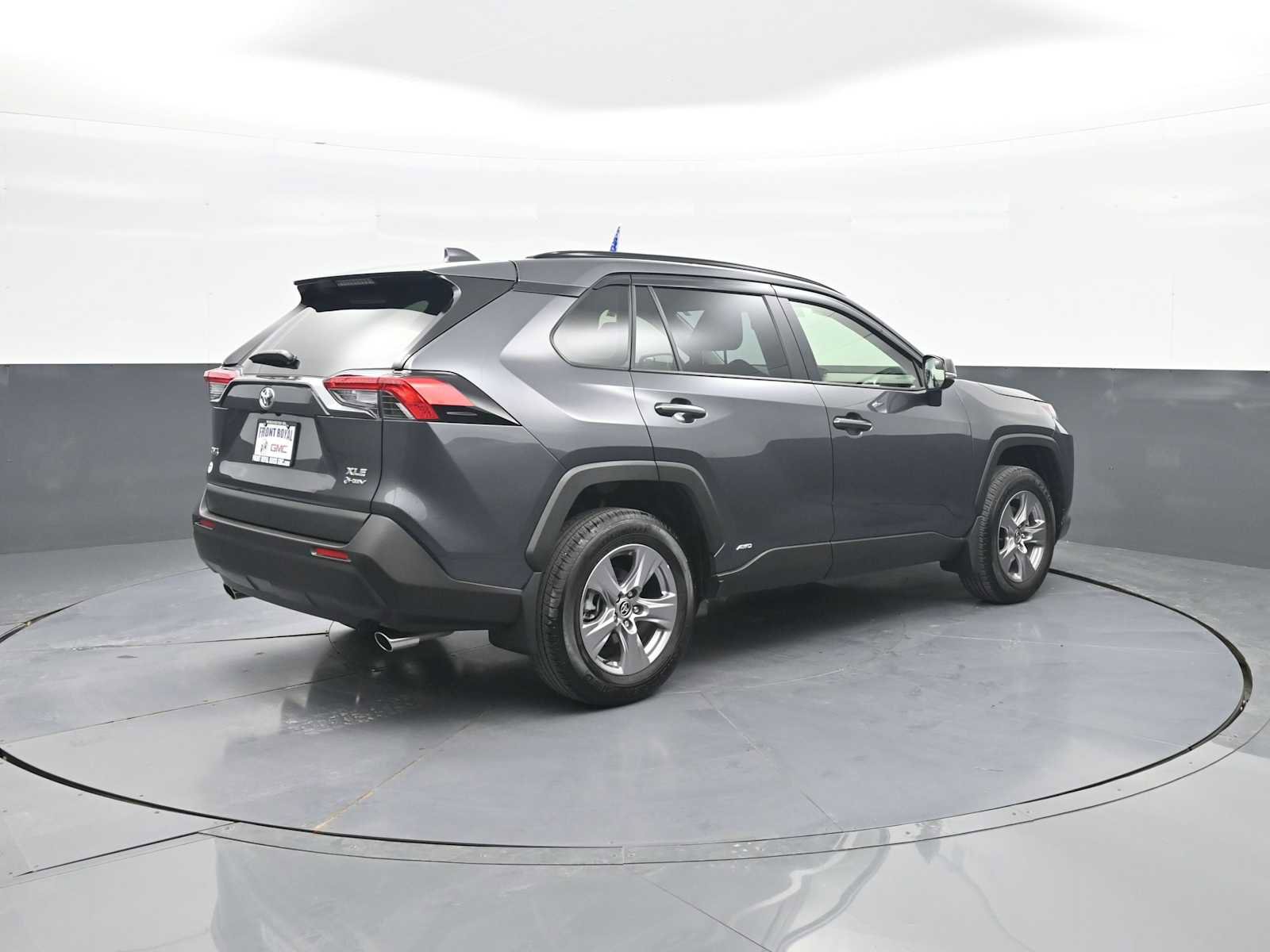 Used 2025 Toyota RAV4 XLE AWD/4WD image 8
