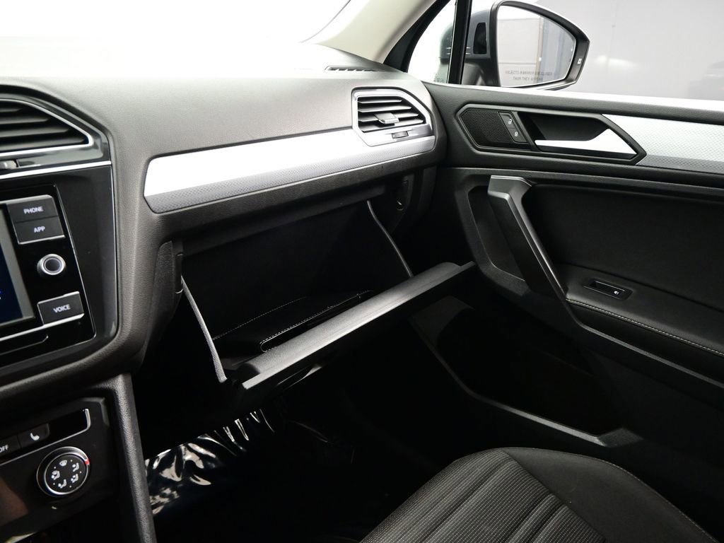 Used 2022 Volkswagen Tiguan S image 29