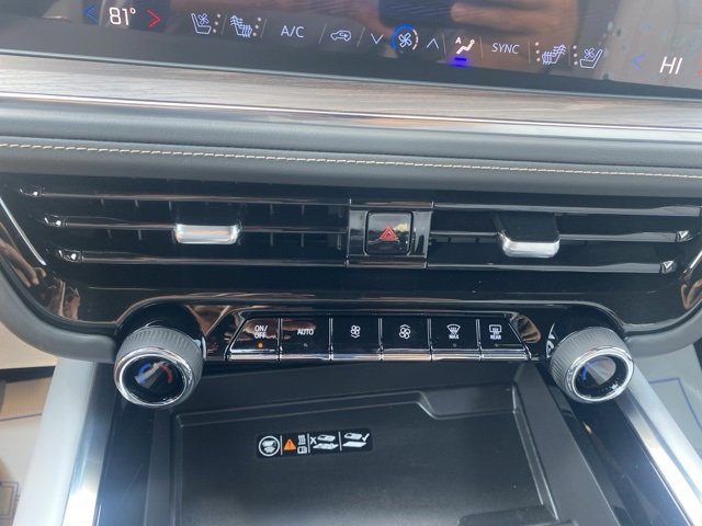 New 2025 Chevrolet Suburban Premier image 23