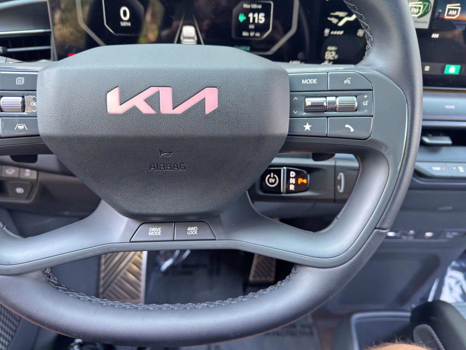 Used 2025 Kia EV9 GT-Line AWD/4WD image 23