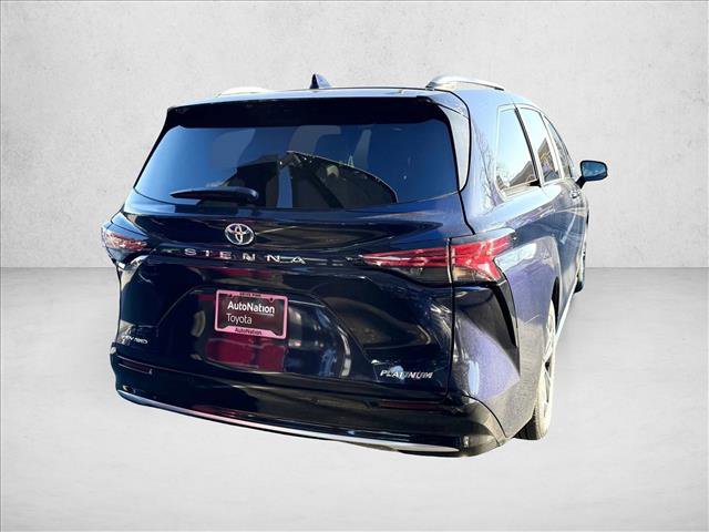 Used 2025 Toyota Sienna Platinum image 5