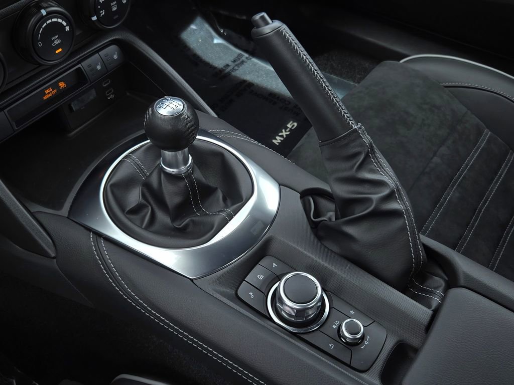 Certified 2025 MAZDA MX-5 Miata Club w/ Brembo/BBS Recaro Package RWD image 18