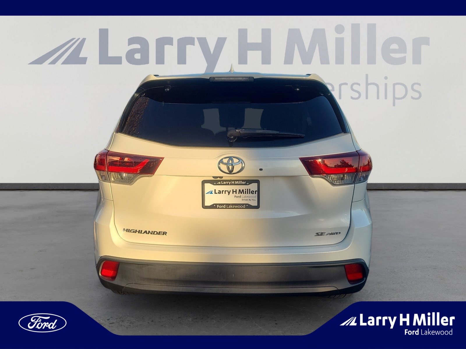 Used 2019 Toyota Highlander SE image 4