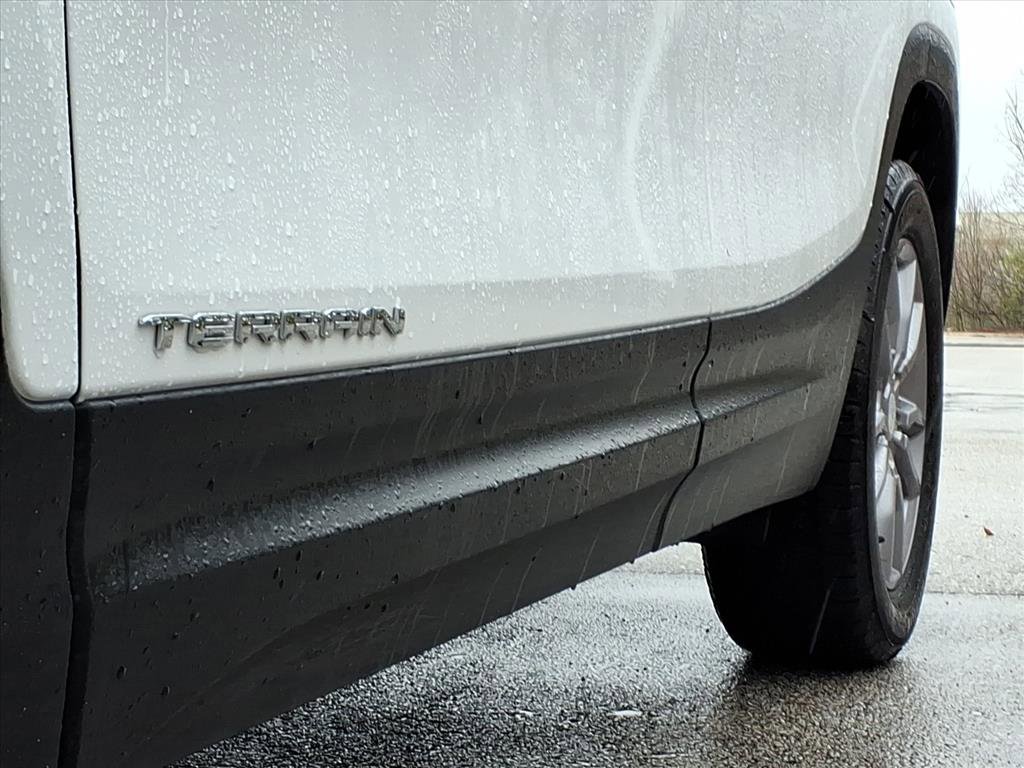 Used 2024 GMC Terrain SLT image 35