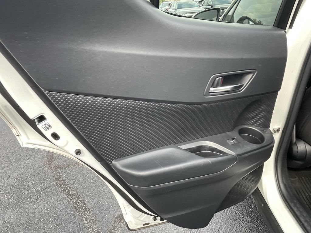 Used 2019 Toyota C-HR LE FWD image 20