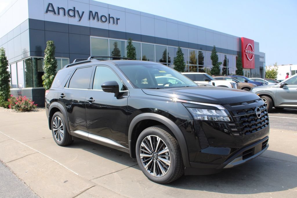 New 2026 Nissan Pathfinder Platinum w/ Cargo Package AWD/4WD image 1