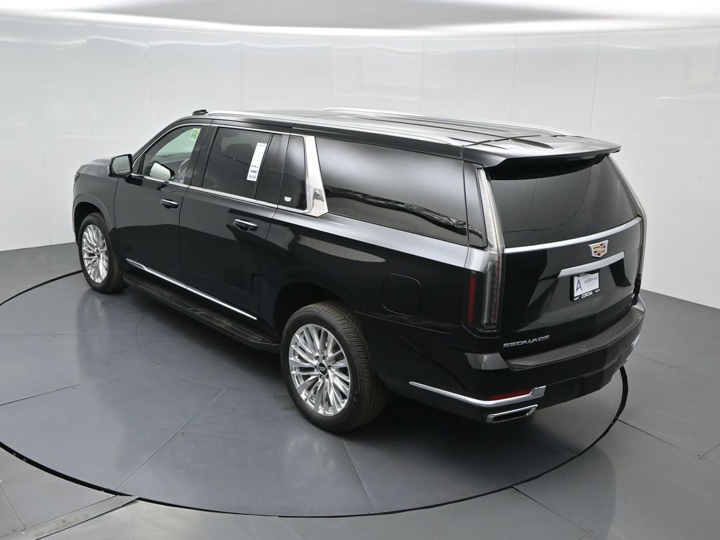 Used 2025 Cadillac Escalade ESV Premium Luxury image 34