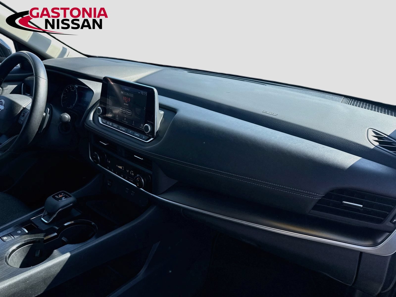 Used 2025 Nissan Rogue SV AWD/4WD image 37