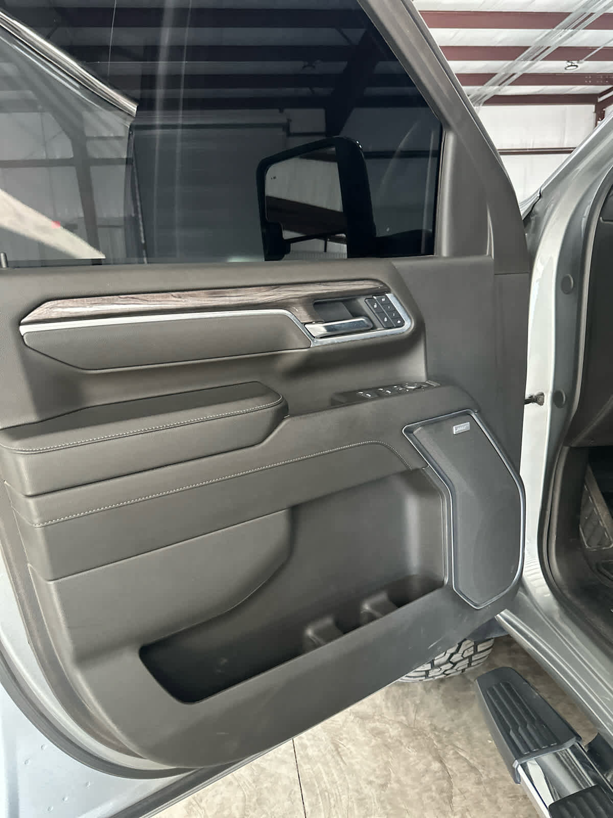 Used 2025 Chevrolet Silverado 3500 LTZ w/ LTZ Convenience Package image 20