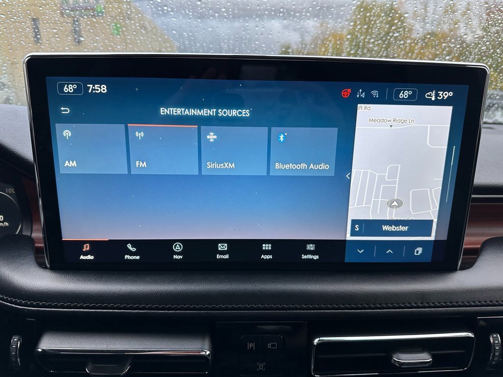 Used 2022 Lincoln Nautilus Reserve w/ Equipment Group 201A image 5