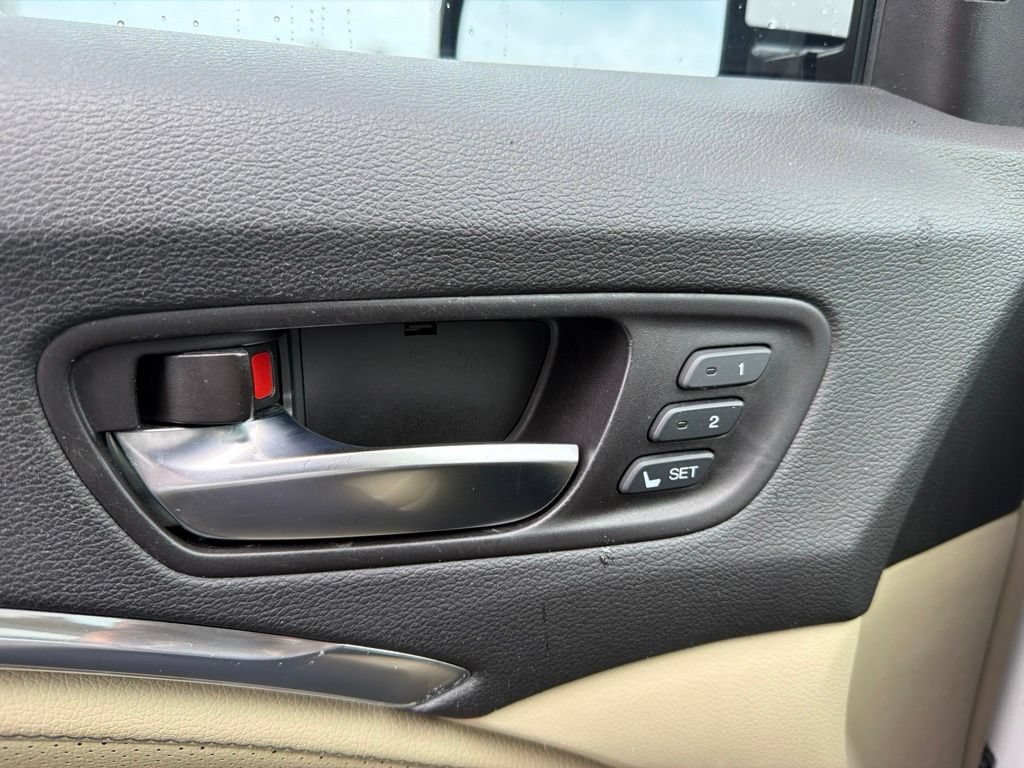 Used 2020 Acura MDX w/ Technology Package AWD/4WD image 36