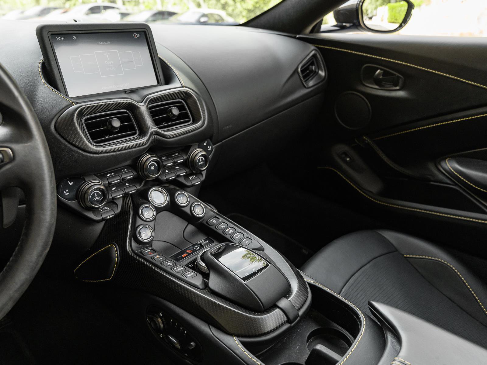 Used 2021 Aston Martin V8 Vantage Roadster image 22