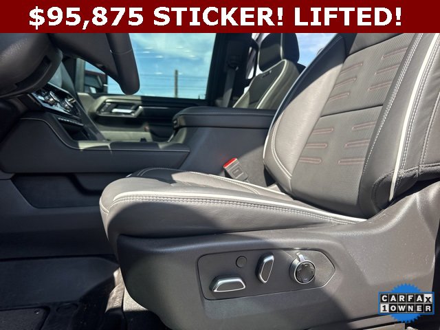 Used 2025 GMC Sierra 2500 AT4X image 32