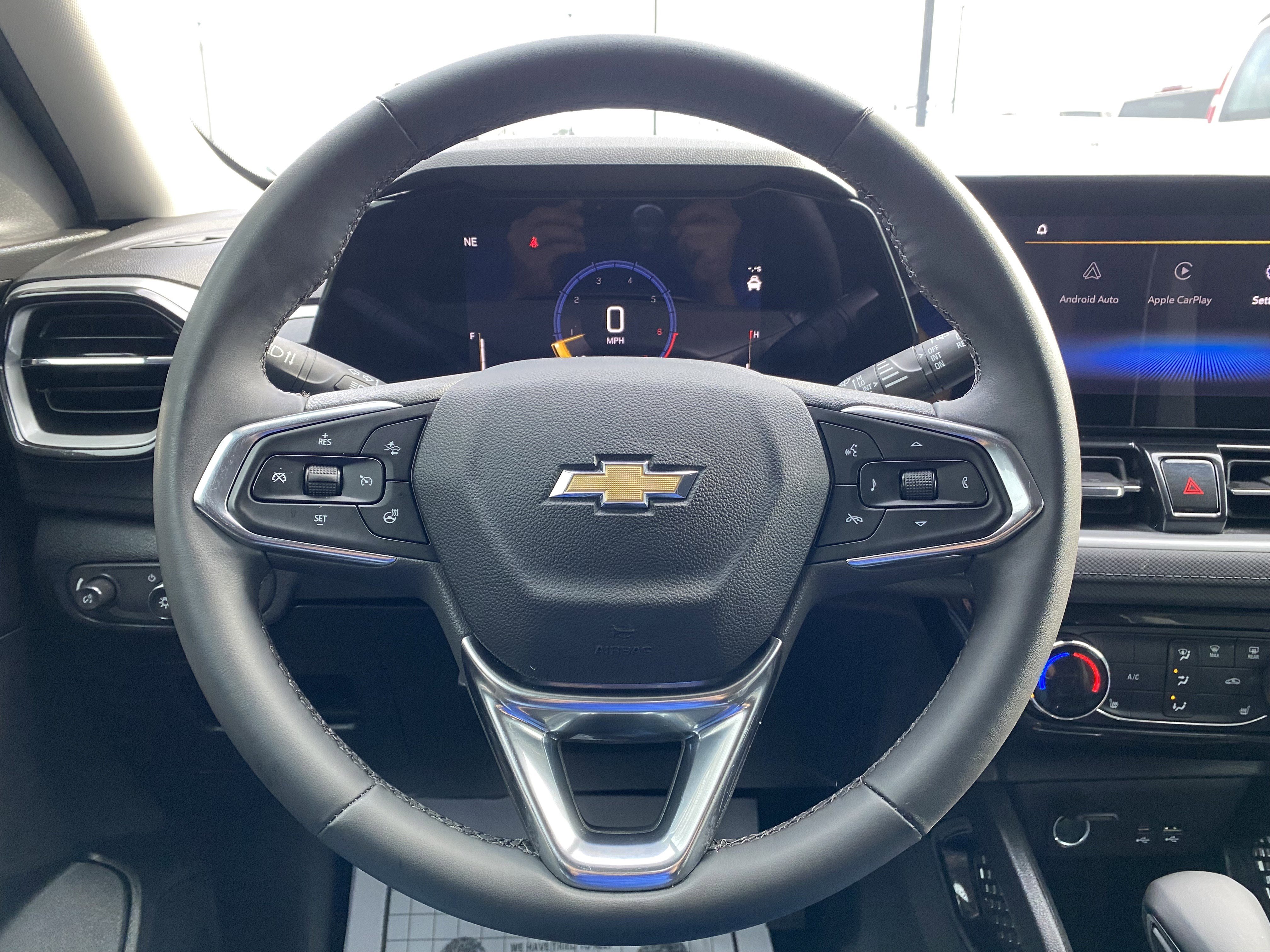 Used 2024 Chevrolet TrailBlazer LT w/ LT Cold Weather Package image 18