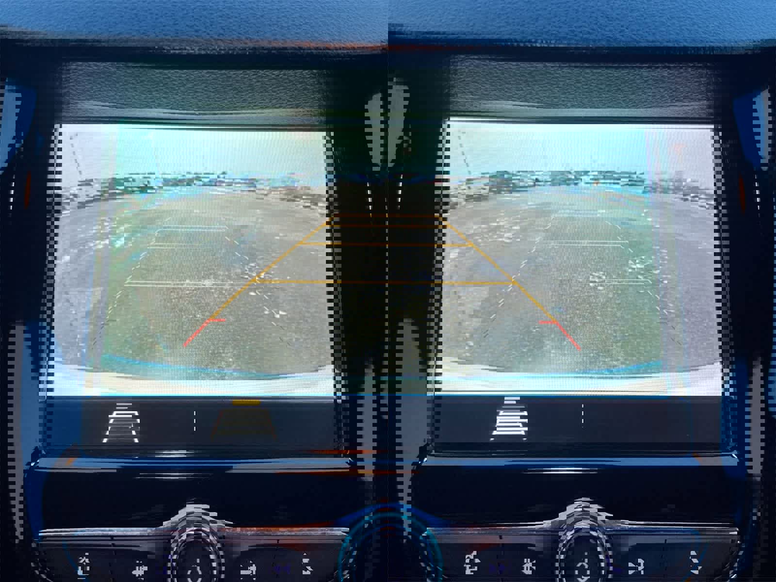 Used 2019 Chevrolet Trax LT w/ LT Convenience Package image 29