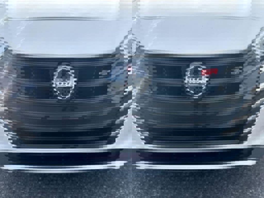 Used 2024 Nissan Versa SR image 28