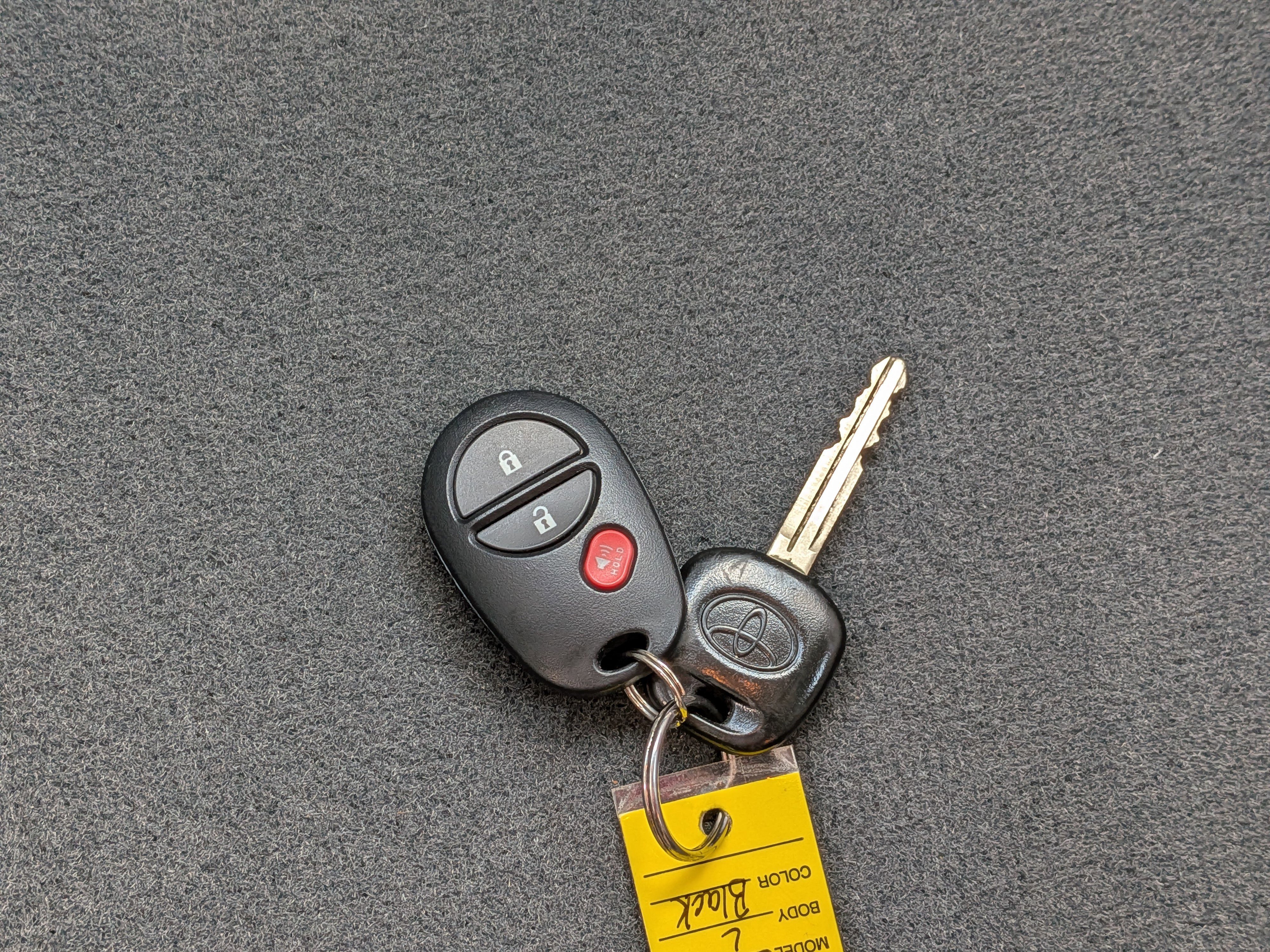 Used 2019 Toyota Sienna L w/ Carpet Mat Package FWD image 33