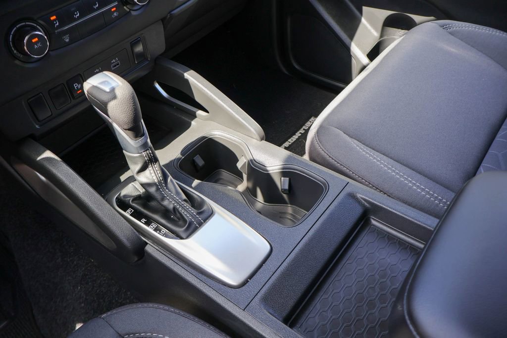 Used 2025 Nissan Frontier SV RWD image 15