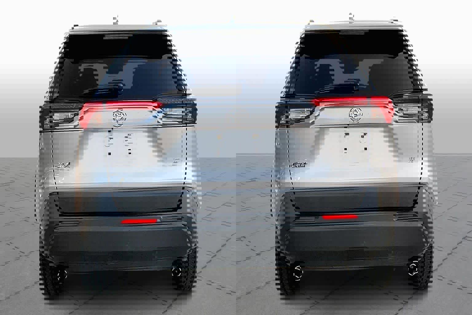 Used 2019 Toyota RAV4 LE image 6