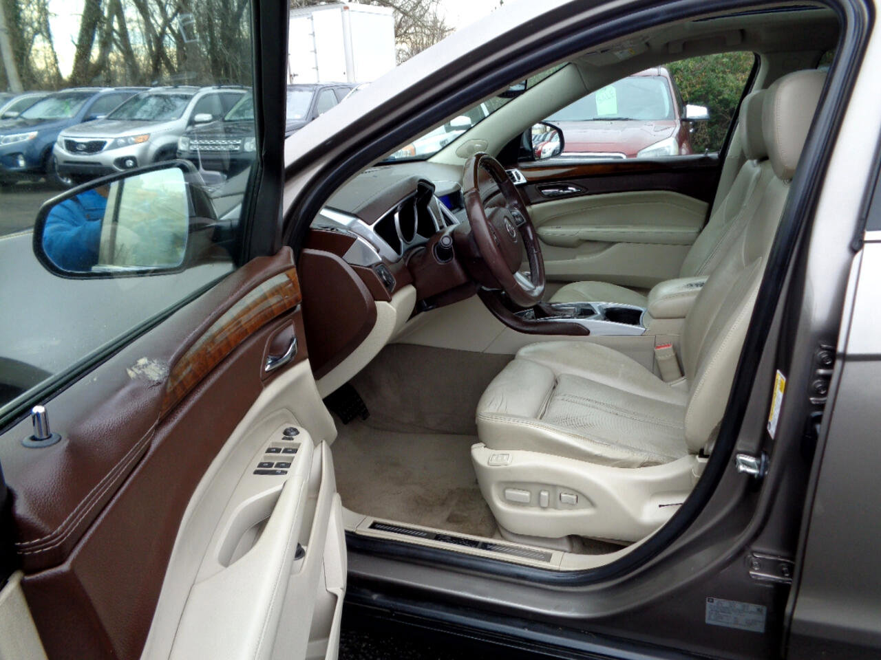 Used 2011 Cadillac SRX Luxury image 22