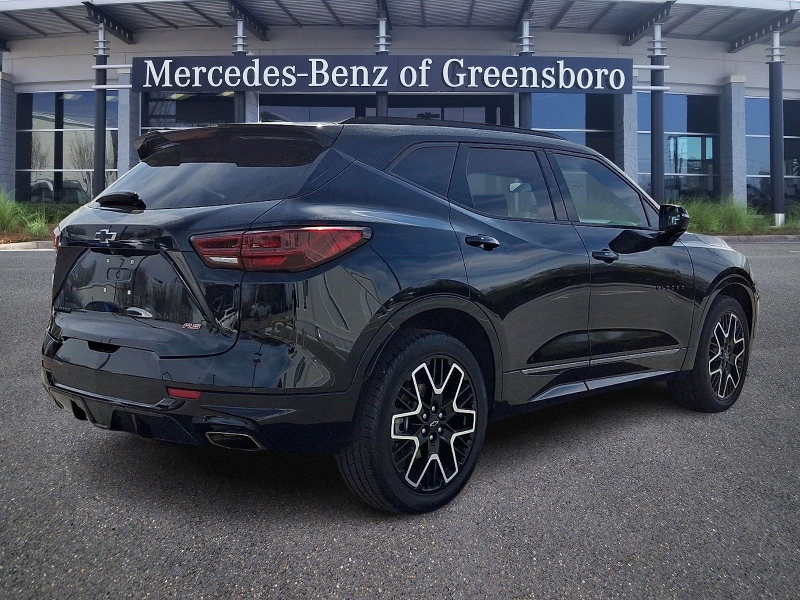 Used 2023 Chevrolet Blazer RS w/ Enhanced Convenience Package image 4