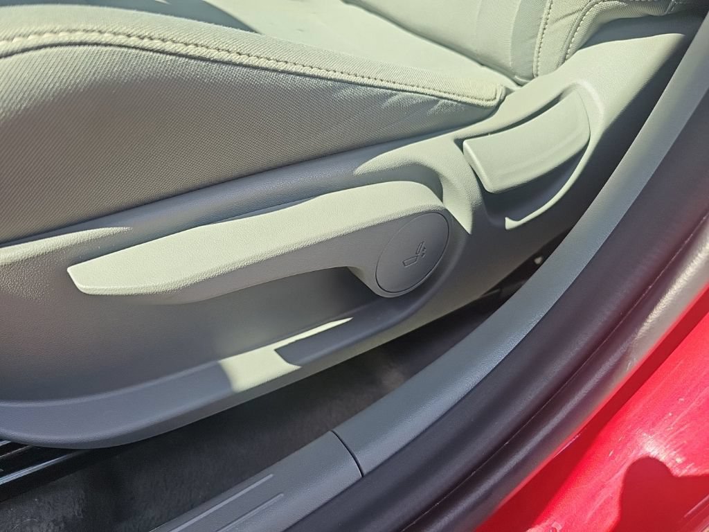 Certified 2025 Hyundai Elantra SEL FWD image 15