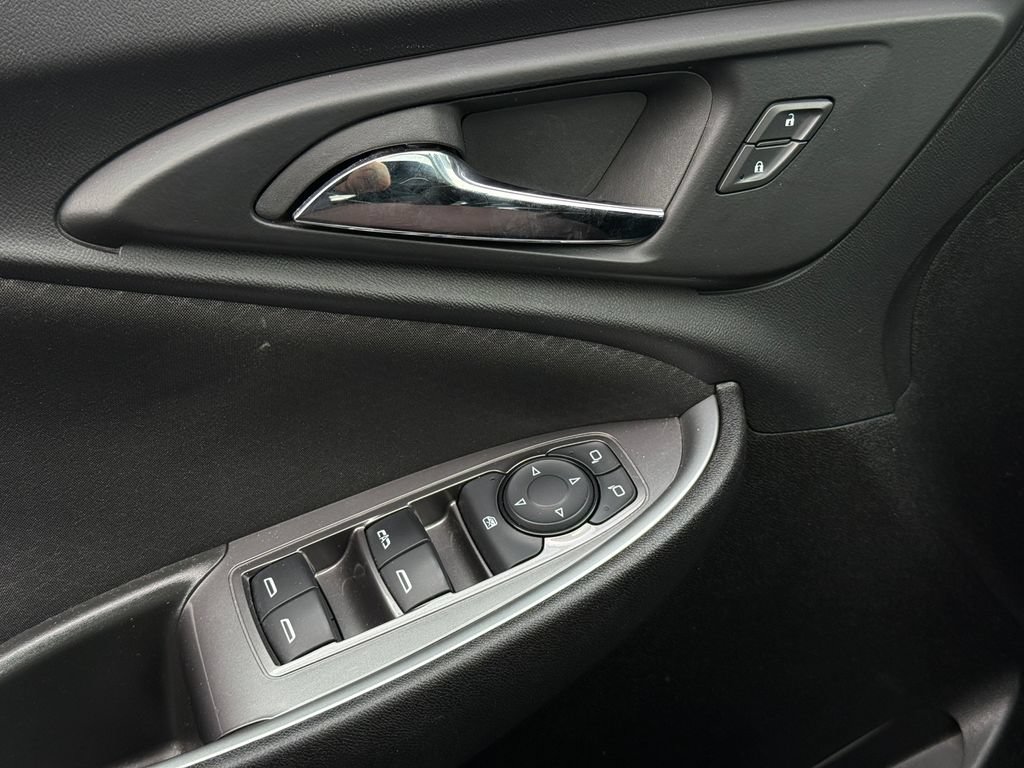 Used 2024 Chevrolet Malibu LT FWD image 5