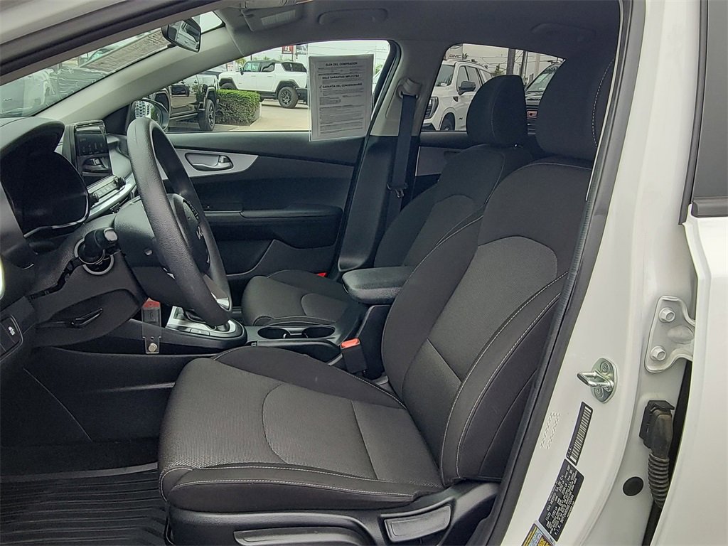 Used 2024 Kia Forte LXS w/ LXS Technology Package image 17