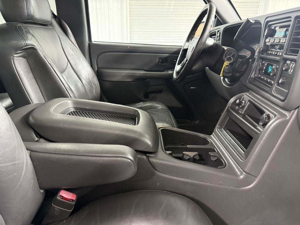 Used 2004 Chevrolet Silverado 2500 LT w/ Skid Plate Package AWD/4WD image 33